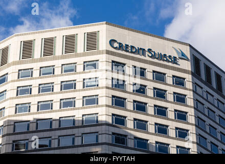 Logo o segno per il Credit Suisse in Canary Wharf Foto Stock