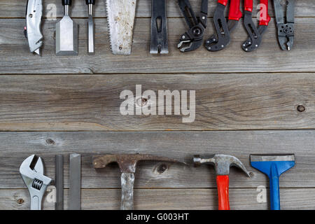 Molti strumenti di lavoro su legno