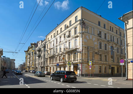 Mosca, Russia - 12 Aprile 2016: vista sul redditizio a casa , noto come casa Kalabuhovsky, Prechistenka Street, 24/1 (1904). T Foto Stock