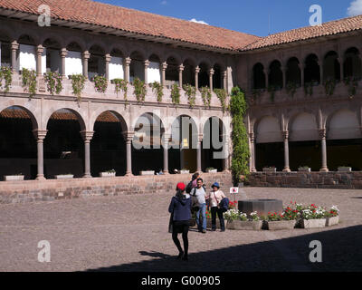 Chiostri della chiesa di Santo Domingo convento, Cusco, Perù Foto Stock