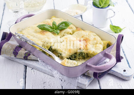 Cannelloni di ricotta e spinaci Foto Stock