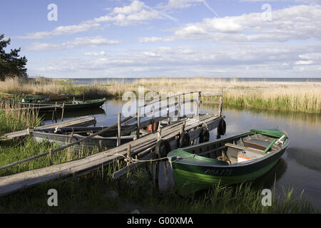 Barche da pesca sul isola di Kihnu, Estonia Foto Stock