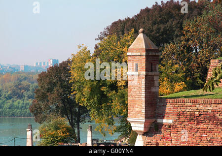 Dettagli in pietra antica fortezza Kalemegdan a Belgrado Foto Stock