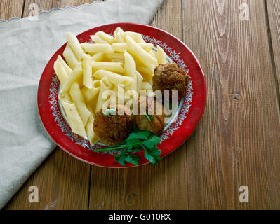 Polpette di carne di vitello e pasta.Italiano tradizionale di polpette di carne Foto Stock