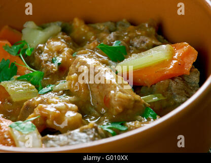 Ragù de coda de boeuf - stufato di coda di vitellone .Francese di stufato di manzo Foto Stock