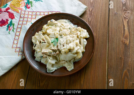 La pasta italiana con pollo e salsa alla panna Foto Stock