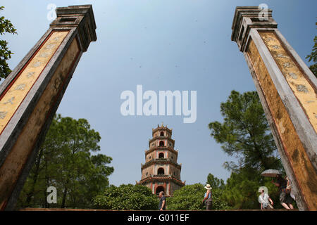 Thien Mụ Pagoda (Chua Thien Mụ), tonalità Viet Nam Foto Stock