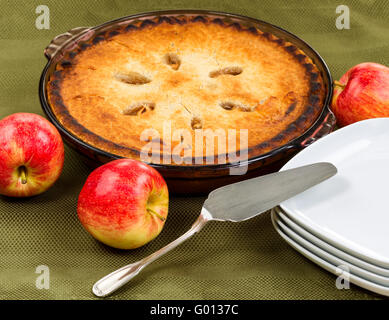 Pane appena sfornato in casa torta di mele Foto Stock