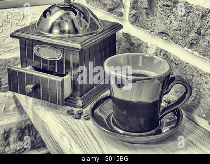 Tazza di caffè macina caffè. still life Foto Stock