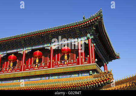 La costruzione del tetto di Xinhuamen Gate, Pechino, Cina Foto Stock