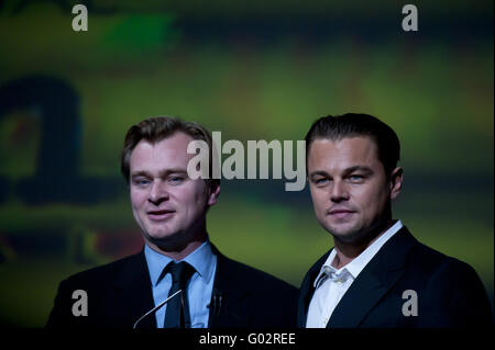 Direttore Christopher Nolan pone con Leo DiCaprio Foto Stock