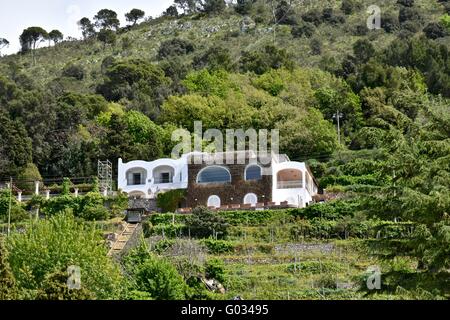 Una piccola casa su una collina a isola di Capri Foto Stock