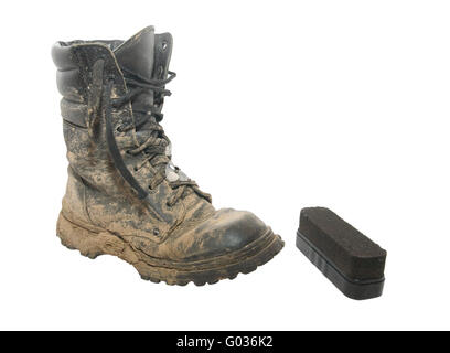 Kit pulizia scarpe in pelle bianca - spray idrorepellente, schiuma, straccio  e spugna Foto stock - Alamy