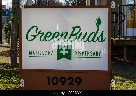 Segno per La Cannabis rivenditore in Portland Oregon. Le vendite di marijuana è diventata legale in Oregon nel 2015 Foto Stock