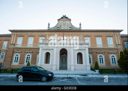 Cetinje - la capitale storica del Montenegro si trova nelle montagne. Crna Gora. Foto Stock