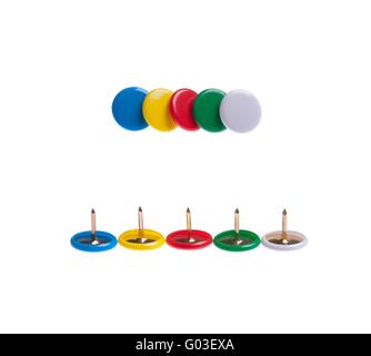 Colorate perni di spinta (anteriore e posteriore) isolati su sfondo bianco Foto Stock