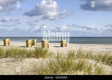 Sulla spiaggia di Grömitz, Mar Baltico, Germania Foto Stock