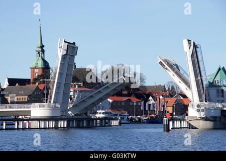 Lembo di apertura ponte in Kappeln da waterside Foto Stock