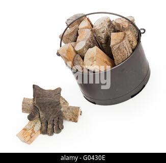 Cestello di metallo di legna da ardere, isolato su bianco Foto Stock