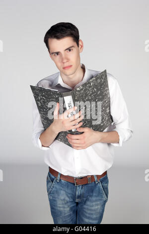 Giovane con una cartella di Office Foto Stock