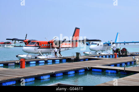 De Havilland Canada DHC-6 Twin Otter, aliscafi, float plane, piani di mare, compagnia aerea Maledivian Airtaxi, Maschio International Airport, maschio, Isola di Hulhule, Maledives Foto Stock