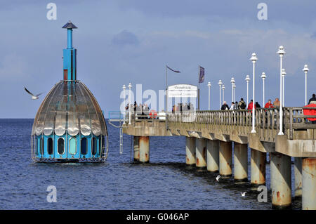 Campana subacquea, pier, Zinnowitz, Usedom, Vorpommern-Greifswald, Meclenburgo-Pomerania Occidentale, Germania Foto Stock