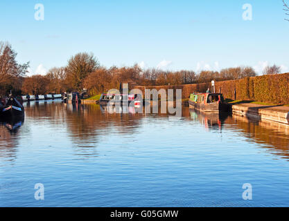 Il posto barca sul Grand Union Canal è tra Tring e Berkhamsted Foto Stock