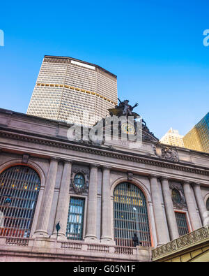 New York, Stati Uniti d'America - 24 Aprile 2015: frammento di Grand Central Terminal in Midtown Manhattan, a New York City, Stati Uniti d'America. È GCT Foto Stock