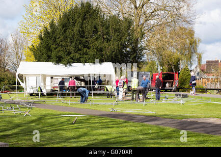 Droitwich, Boat Festival come arrivano le barche per l'evento Foto Stock