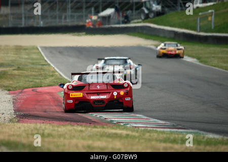 Mugello Race Track, Italia. Il 30 aprile, 2016. Marcello Pugliesi, Ferrari 458 Evo, prende parte al Trofeo Pirelli del Ferrari Challenge Mugello. Sarà lui a completare la seconda. Leonardo Papera/Alamy Live News Foto Stock