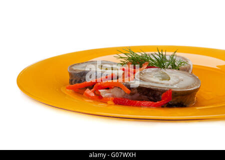 Rotoli di aringa con cetriolo sottaceto e pepe Foto Stock