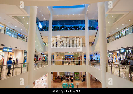 Interno, Ayala Shopping Mall, Lahug, Cebu City, Filippine Foto Stock
