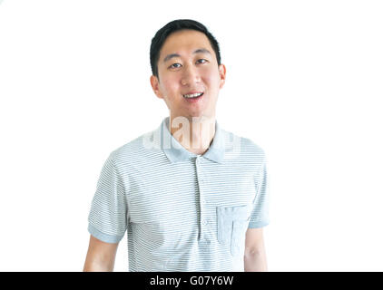 Asian uomo sorridente con fiducia isolati su sfondo bianco Foto Stock