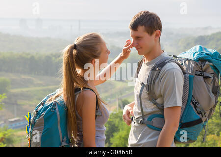 I giovani che viaggiano e parlare Foto Stock