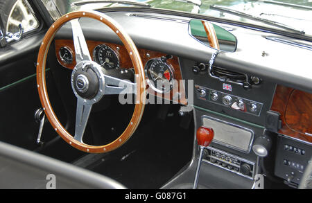 Cruscotto di un roadster inglese Austin Healey Foto Stock