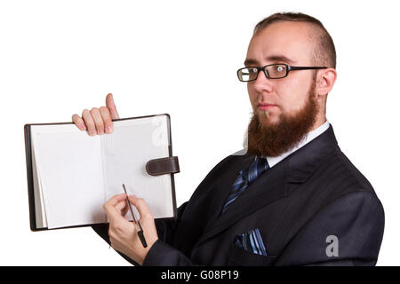 Imprenditore tenendo una penna richiede una firma su un documento isolato su bianco Foto Stock