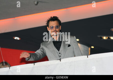 Johnny Depp visite tedesco Lone Ranger premiere Foto Stock