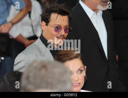 Johnny Depp visite tedesco Lone Ranger premiere Foto Stock