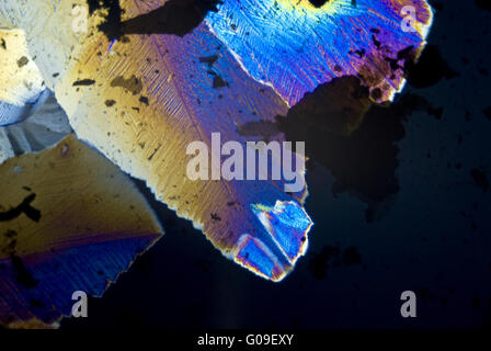 Le particelle di fuliggine e di microcristalli in paglierino polarizzati Foto Stock