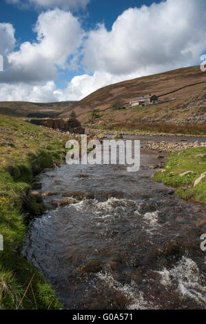 Il Langden Brook e puzzava Mill Cottages nel trogolo di Bowland Foto Stock