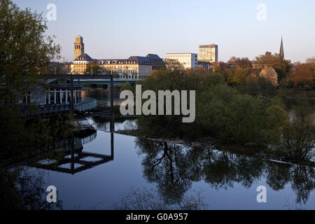 Paesaggio di Muelheim con il fiume Ruhr, Germania Foto Stock