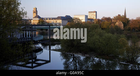 Paesaggio di Muelheim con il fiume Ruhr, Germania Foto Stock