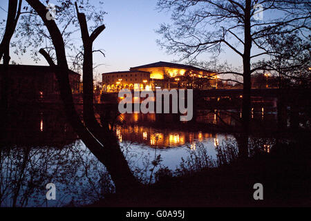 Paesaggio di Muelheim con il fiume Ruhr, Germania Foto Stock