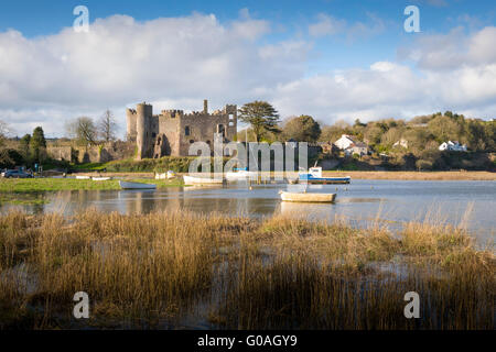 Laugharne Castello Galles Carmarthenshire Foto Stock