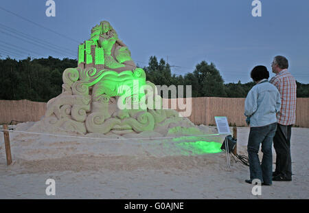 Opera d'arte da sabbia al Lago Kemnade, Germania. Foto Stock