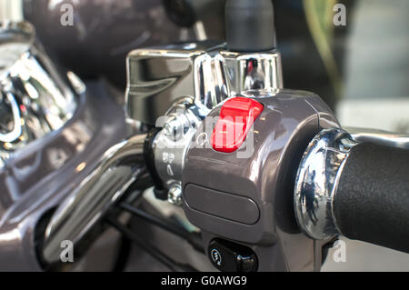 Nuovo scooter classic manubrio cromato dettaglio chiudere Foto Stock