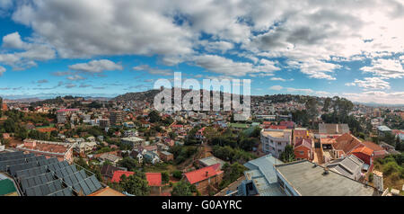 Densamente impaccati case sulle colline di Antananarivo Foto Stock