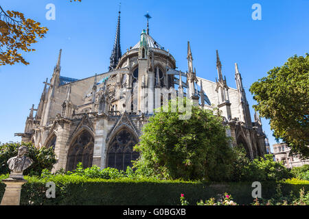 Vista posteriore della cattedrale di Notre Dame a Parigi, Francia Foto Stock