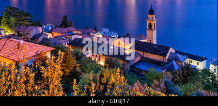 Laglio (Lago di Como) al blue ora Foto Stock