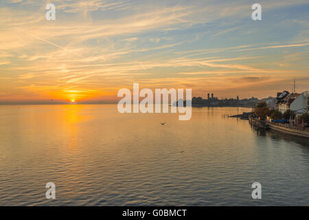 Il tramonto sopra il lago di Costanza Foto Stock